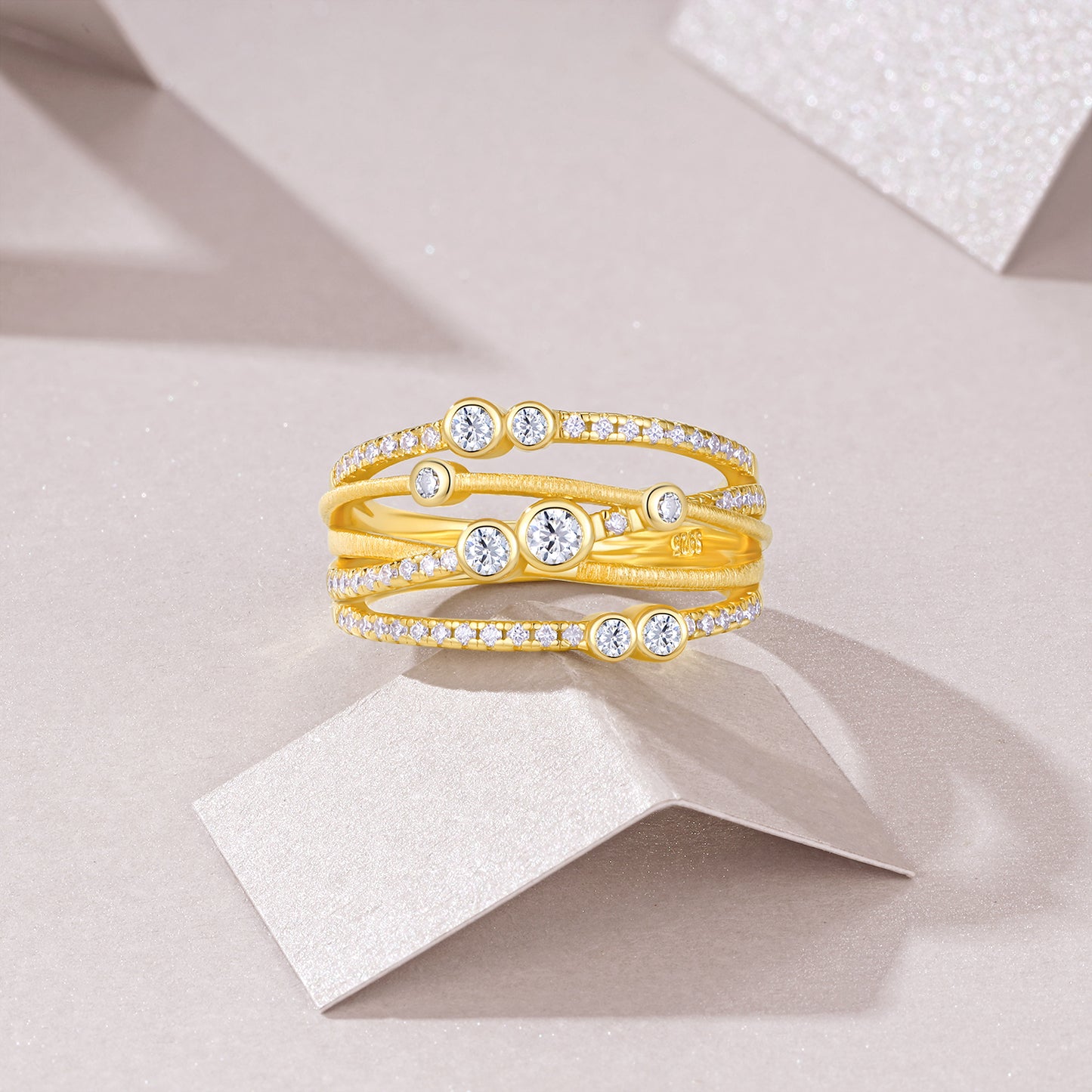 ELARIS Moissanite Ring