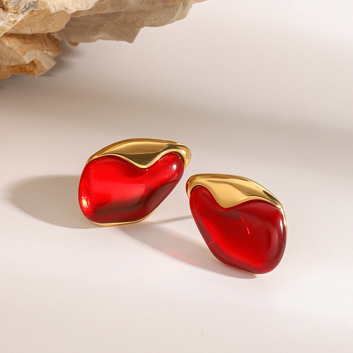 ARIA ROUGE Stud Earring