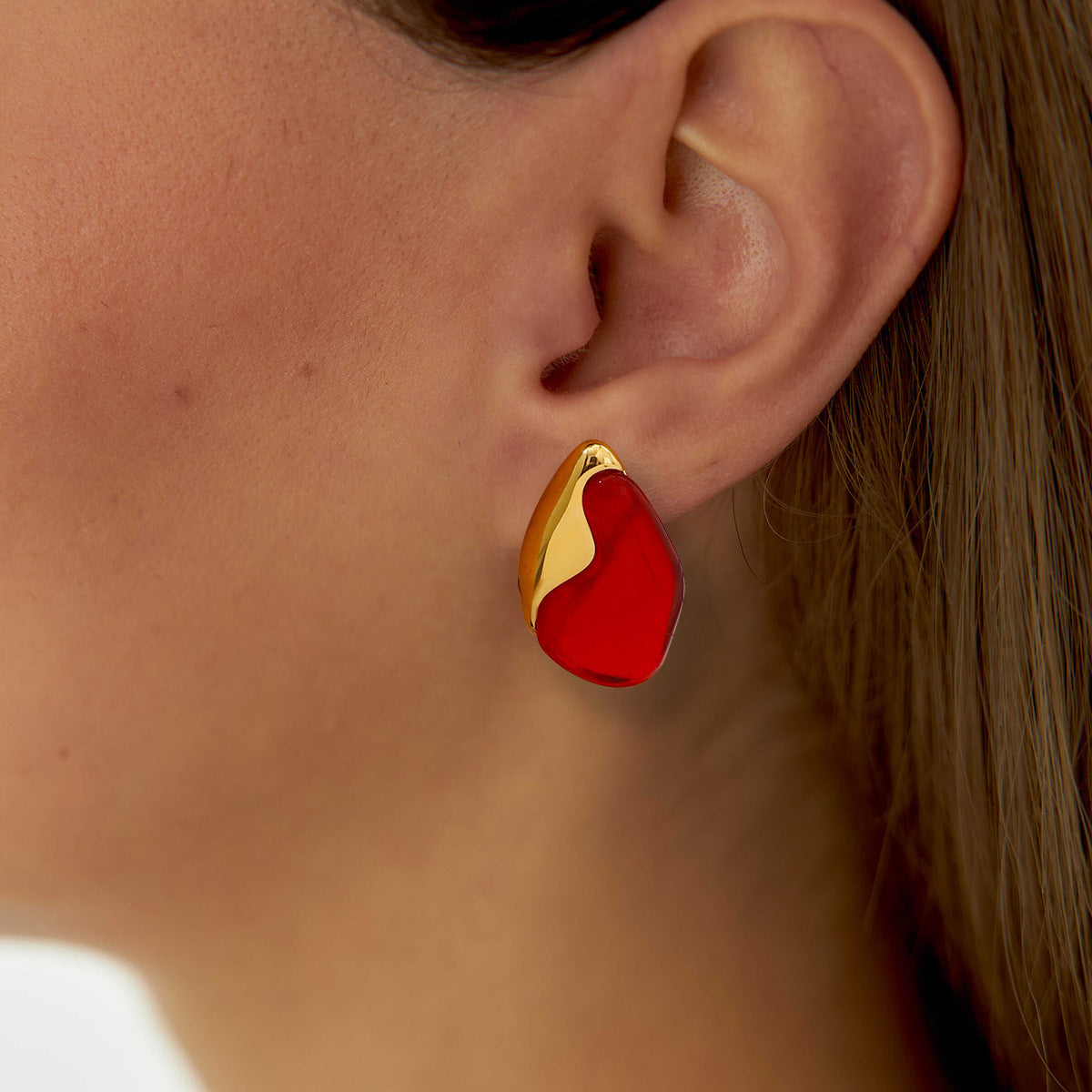 ARIA ROUGE Stud Earring