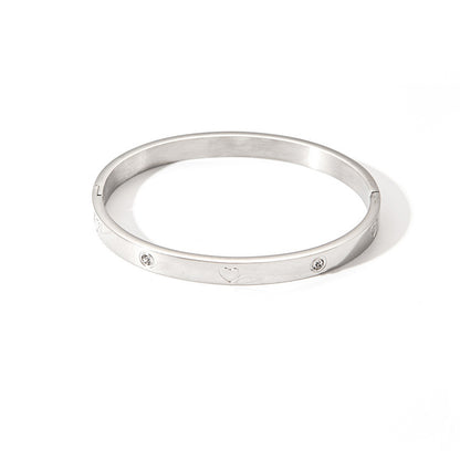 VELIA Heart Bracelet