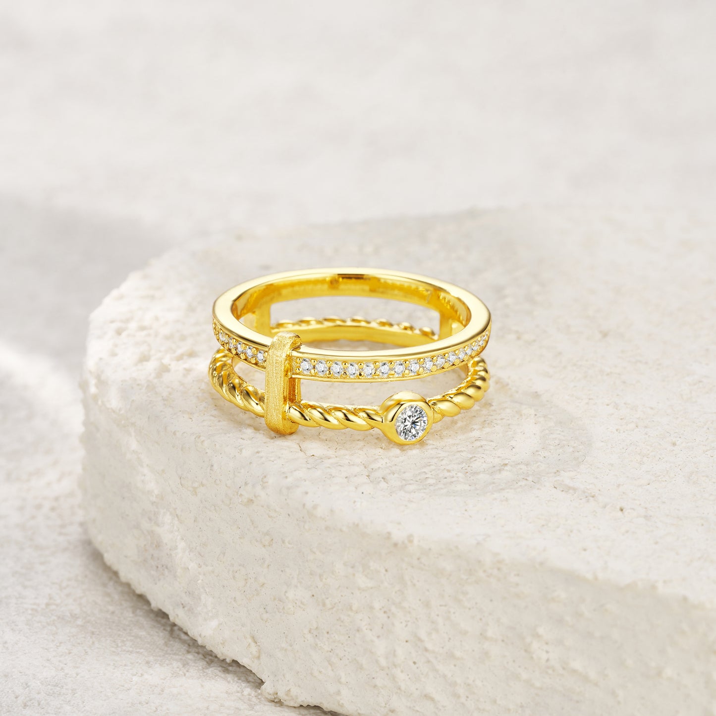 KIMY LUX  Moissanite Ring
