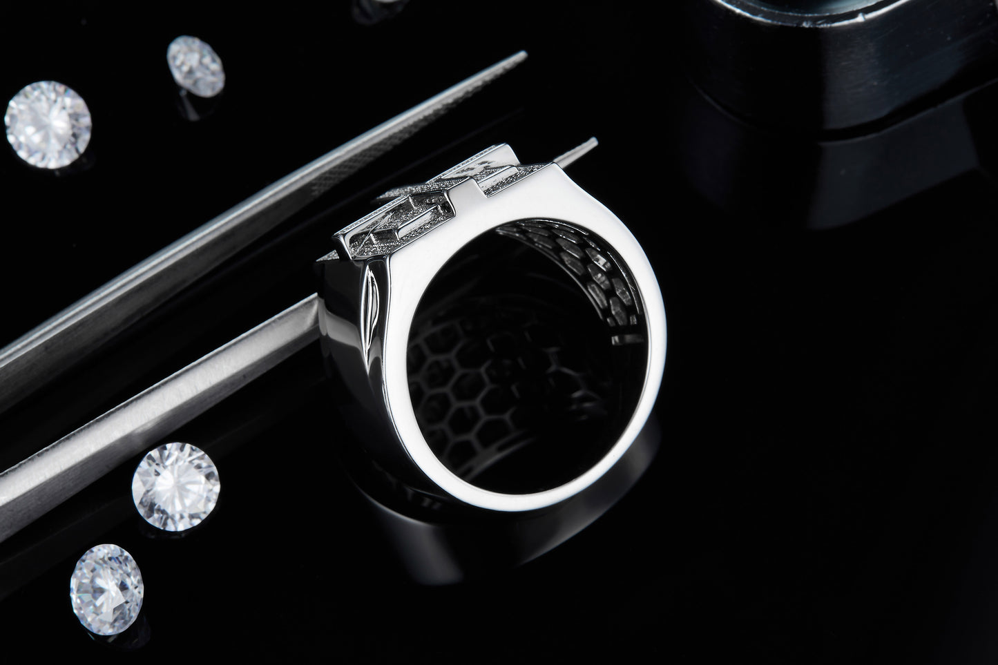The Crest  Moissanite Silver Ring