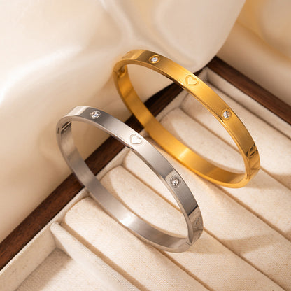 VELIA Heart Bracelet