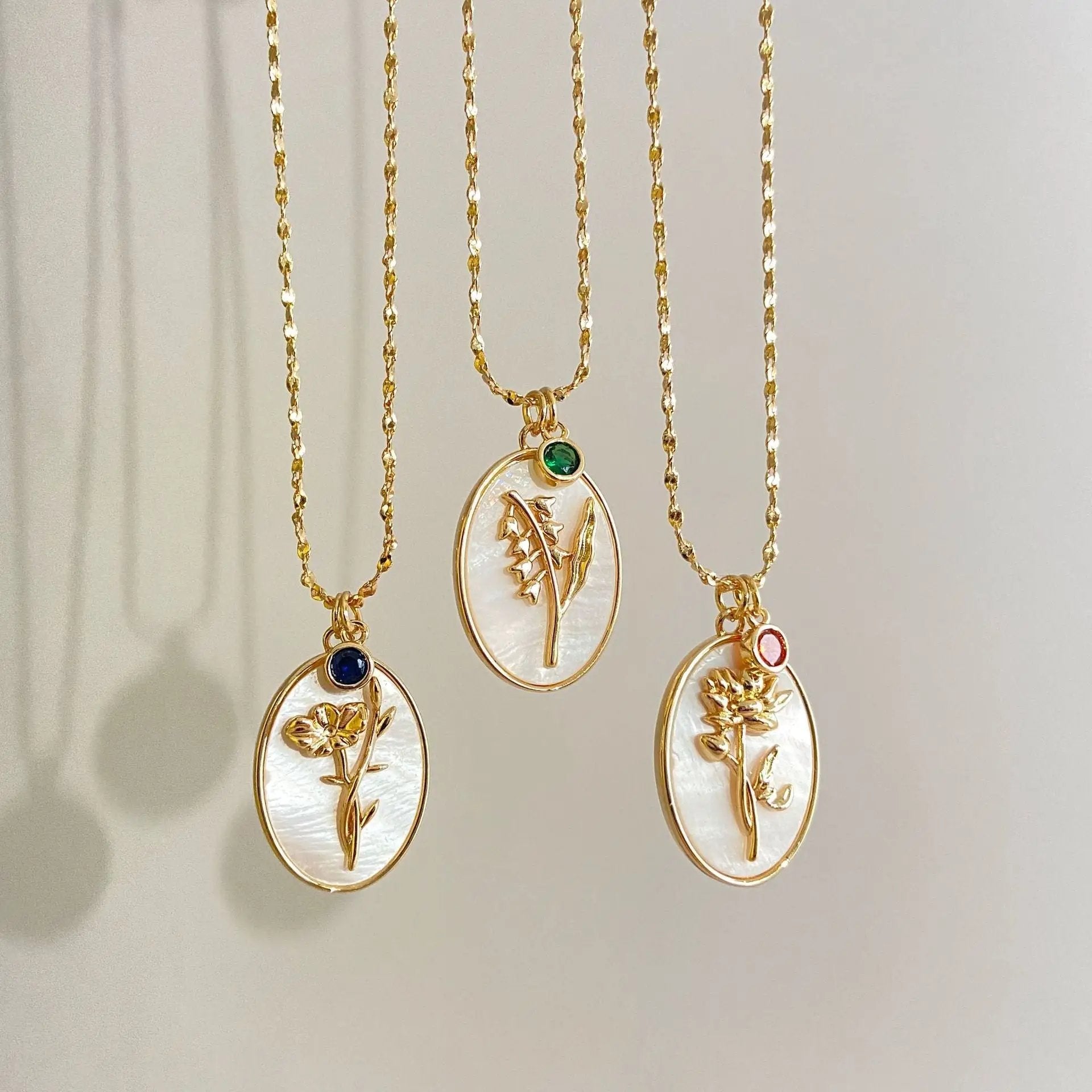 Vintage Flower Pearl Necklace - KAYLUZ LTD