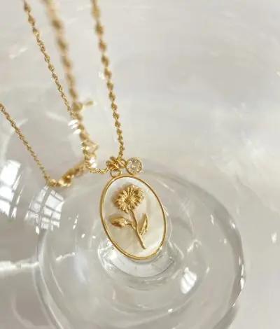Vintage Flower Pearl Necklace - KAYLUZ LTD
